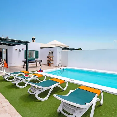 Indigo By ヴィラ *